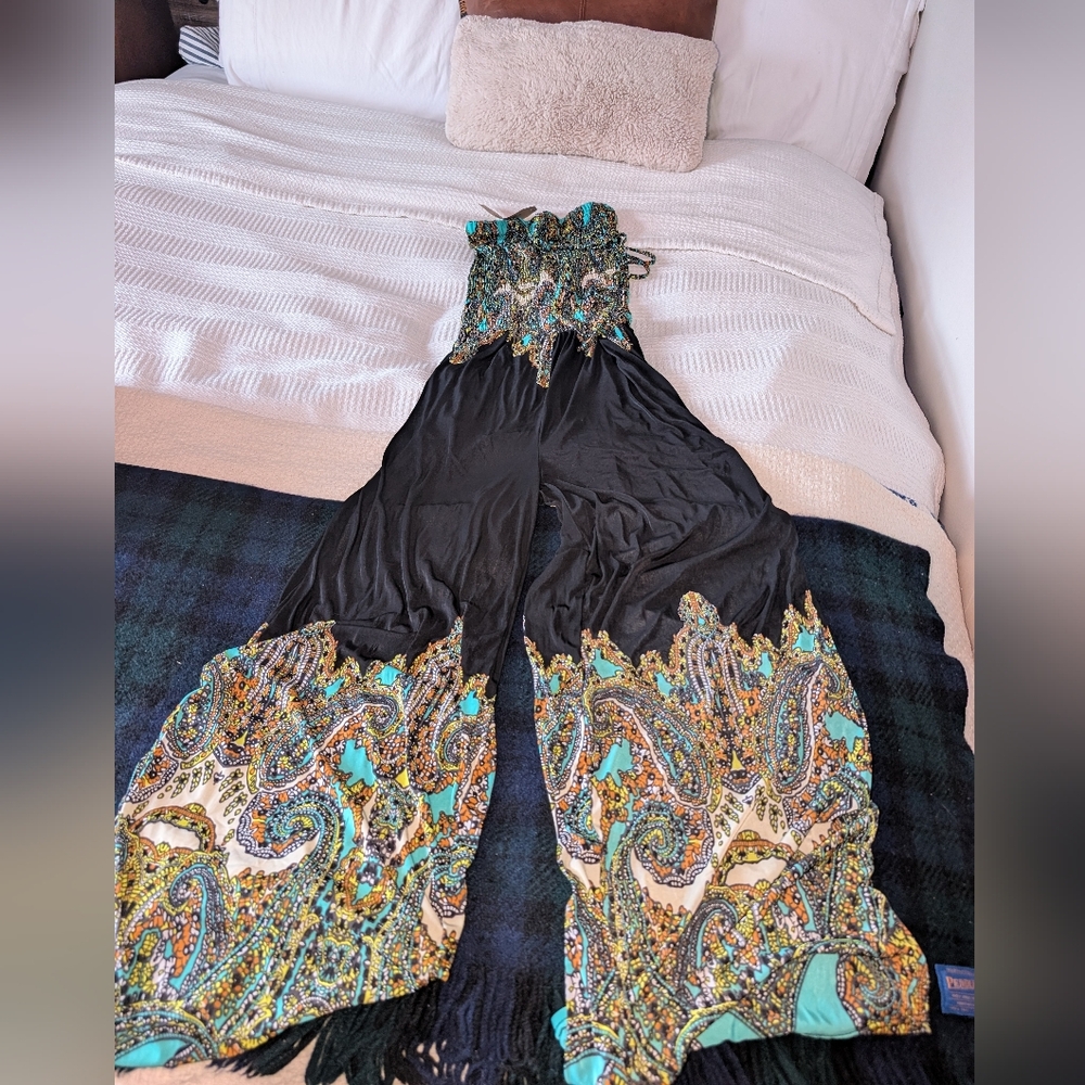 Boho Romper With Pockets! Stretchy Size M/L
